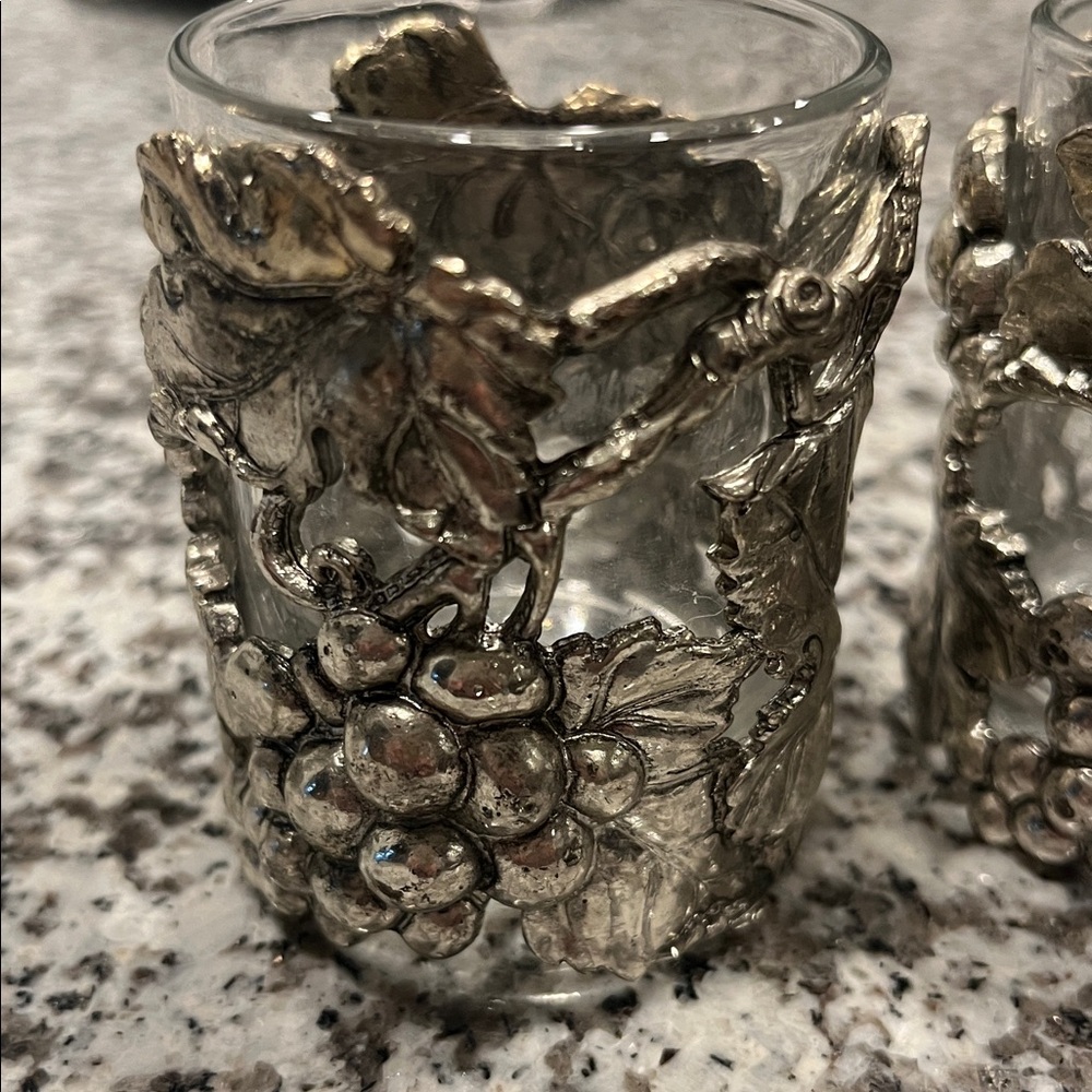 Arthur Court Grapes & leaves Votive Candle pair with glass inserts - Picture 2 of 5